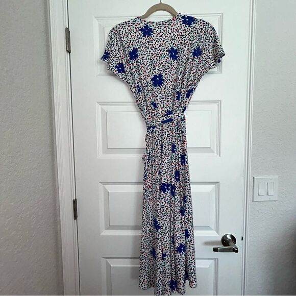 VICKYTIEL Floral Funfetti Print Split Short Sleeve Full Wrap Hi-Low Dress - Picture 12 of 15